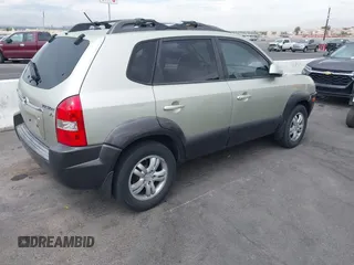2006 Hyundai Tucson GLS with VIN KM8JN12DX6U375368, listed as a IAAI auction lot 42068764 with 136,352 mi miles. Bid and sale history available at carsss.com. Image 4.