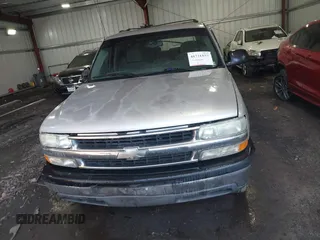 2004 Chevrolet Suburban LS with VIN 3GNEC16Z74G201816, listed as a IAAI auction lot 41721157 with 265,245 mi miles. Bid and sale history available at carsss.com. Image 12.