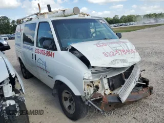 2002 Chevrolet Astro Cargo with VIN 1GCDM19X82B139313, listed as a Copart auction lot 61663064 with 271,586 mi miles and Salvage Title. Bid and sale history available at carsss.com. Image 4.