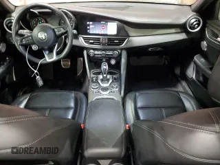 2023 Alfa Romeo Giulia Veloce z VIN ZARFAMBN1P7670638, wystawiony jako Copart lot #44301935 z przebiegiem 47 431 mil mil oraz Tytuł czysty. Historia ofert i sprzedaży dostępna na DreamBid. Obrazek 8.