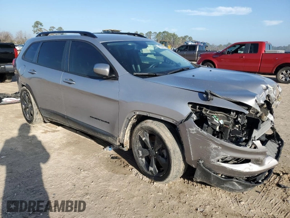 2018 Jeep Cherokee Latitude with VIN 1C4PJLCB8JD553225, listed as a Copart auction lot 45554685 with 81,331 mi miles and Salvage Title. Bid and sale history available at carsss.com. Image 4.