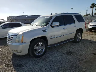 2010 Cadillac Escalade z VIN 1GYUKAEF3AR102057, wystawiony jako Copart lot #55177505 z przebiegiem 168 435 mil mil oraz Tytuł czysty. Historia ofert i sprzedaży dostępna na DreamBid. Obrazek 1.