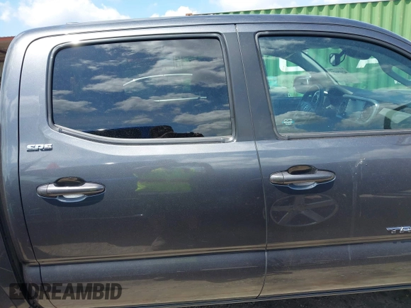 2021 Toyota Tacoma SR z VIN 3TMCZ5AN2MM392590, wystawiony jako IAAI lot #42178072 z przebiegiem 42 542 mil mil oraz . Historia ofert i sprzedaży dostępna na DreamBid. Obrazek 13.