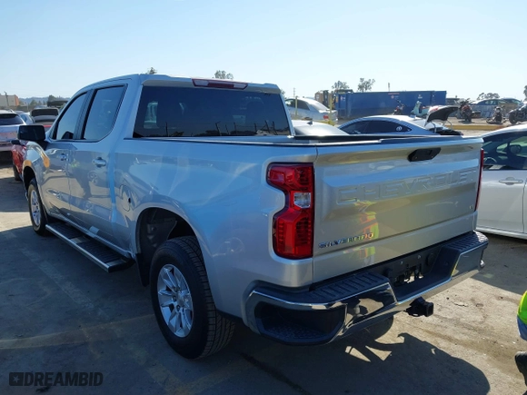 2019 Chevrolet Silverado 1500 LT with VIN 3GCPWCED9KG288268, listed as a IAAI auction lot 41860439 with 61,954 mi miles. Bid and sale history available at carsss.com. Image 3.