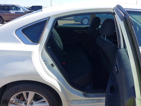 2015 Nissan Altima 2.5 S with VIN 1N4AL3AP6FC127096, listed as a IAAI auction lot 41954022 with 87,577 mi miles. Bid and sale history available at carsss.com. Image 8.