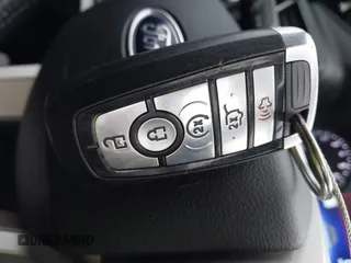 2020 Ford Explorer Limited с VIN 1FMSK7FH6LGD05695, выставлен на аукционе IAAI как лот 42165885 с пробегом 54 974 миль миль и . История ставок и продаж доступна на DreamBid. Изображение 11.