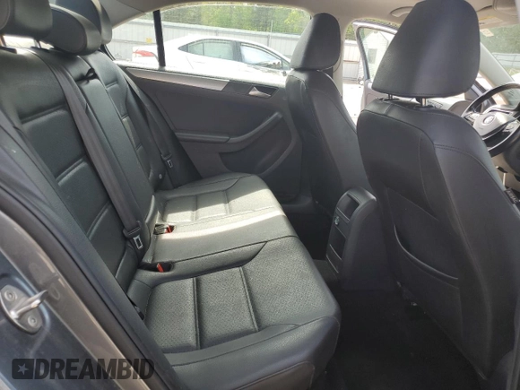 2015 Volkswagen Jetta SE z VIN 3VWD17AJ5FM309965, wystawiony jako Copart lot #54930665 z przebiegiem 141 918 mil mil oraz Szkoda całkowita • Salvage title. Historia ofert i sprzedaży dostępna na DreamBid. Obrazek 10.