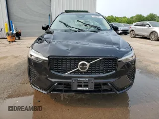 2025 Volvo XC60 Core z VIN YV4M12RJ7S1002361, wystawiony jako Copart lot #57670975 z przebiegiem 6 318 mil mil oraz Szkoda całkowita • Salvage title. Historia ofert i sprzedaży dostępna na DreamBid. Obrazek 5.