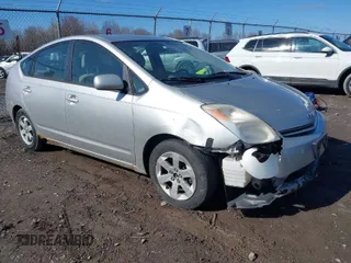 2004 Toyota Prius with VIN JTDKB22U140071891, listed as a IAAI auction lot 42055938 with 177,365 mi miles. Bid and sale history available at carsss.com. Image 1.