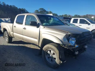 2005 Toyota Tacoma PreRunner with VIN 3TMKU72N75M001102, listed as a IAAI auction lot 41105774 with 233,167 mi miles. Bid and sale history available at carsss.com. Image 13.