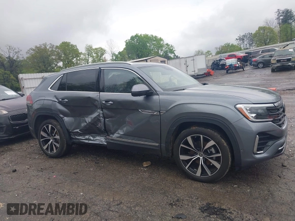 2024 Volkswagen Atlas SEL Premium R-Line with VIN 1V2FE2CA0RC253583, listed as a IAAI auction lot 41951435 with 4,668 mi miles and . Bid and sale history available at DreamBid. Image 13.