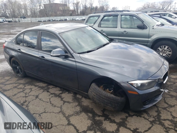 2013 BMW 3 Series 320i xDrive с VIN WBA3C3C59DF982009, выставлен на аукционе Copart как лот 51833065 с пробегом 191 573 миль миль и Чистый • Clean title. История ставок и продаж доступна на DreamBid. Изображение 4.