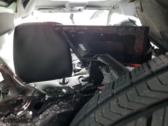 2023 Land Rover Defender V8 with VIN SALEWEEE6P2140647, listed as a Copart auction lot 66719264 with 25,077 mi miles and Salvage Title. Bid and sale history available at carsss.com. Image 13.