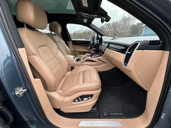 2019 Porsche Cayenne S with VIN WP1AB2AY2KDA61391, listed as a Copart auction lot 52459645 with 151,916 mi miles and Clean Title. Bid and sale history available at carsss.com. Image 5.
