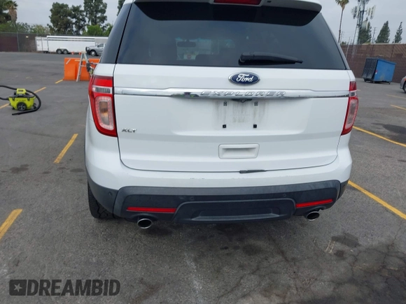 2015 Ford Explorer XLT with VIN 1FM5K7D80FGB50324, listed as a IAAI auction lot 42067992 with 106,207 mi miles and . Bid and sale history available at carsss.com. Image 16.