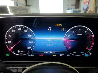 2024 Mercedes-Benz GLE 350 with VIN 4JGFB4FB3RB093274, listed as a Copart auction lot 63990805 with 18,337 mi miles and Salvage title. Bid and sale history available at DreamBid. Image 9.