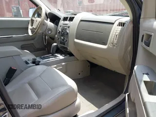 2008 Ford Escape Hybrid z VIN 1FMCU49H48KA03674, wystawiony jako IAAI lot #42587791 z przebiegiem 160 202 mil mil oraz . Historia ofert i sprzedaży dostępna na DreamBid. Obrazek 5.