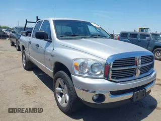 2008 Dodge 1500 SLT z VIN 1D7HU18208S623689, wystawiony jako IAAI lot #42402354 z przebiegiem 193 289 mil mil oraz . Historia ofert i sprzedaży dostępna na DreamBid. Obrazek 1.
