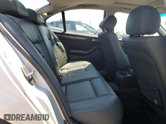 2003 BMW 3 Series 325i with VIN WBAAZ334X3PH33503, listed as a Copart auction lot 65090995 with 198,603 mi miles and Clean title. Bid and sale history available at DreamBid. Image 10.