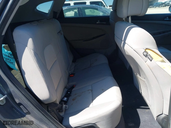 2017 Hyundai Tucson Value with VIN KM8J33A23HU405296, listed as a IAAI auction lot 41887237 with 114,027 mi miles. Bid and sale history available at carsss.com. Image 8.