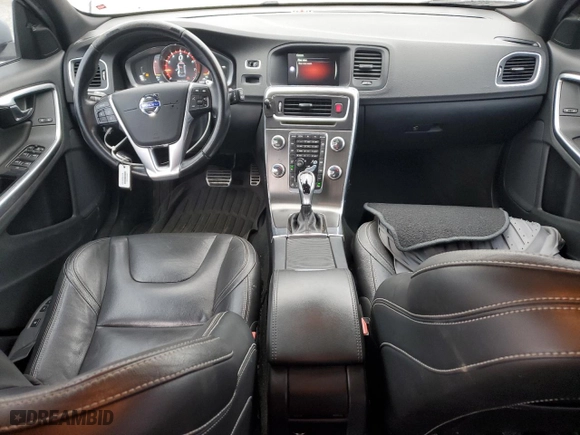 2016 Volvo V60 T5 Drive-E Premier with VIN YV140MEKXG1315485, listed as a Copart auction lot 85911904 with 110,872 mi miles and Salvage Title. Bid and sale history available at carsss.com. Image 8.
