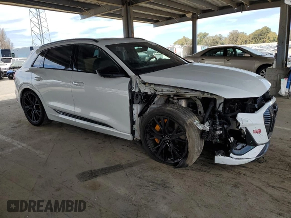 2022 Audi e-tron Chronos with VIN WA1VABGE8NB024505, listed as a Copart auction lot 47444995 with 45,476 mi miles and Salvage title. Bid and sale history available at DreamBid. Image 4.