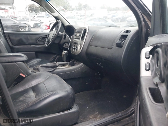 2005 Ford Escape Limited with VIN 1FMYU04155KC05430, listed as a IAAI auction lot 41784958 with 190,822 mi miles. Bid and sale history available at carsss.com. Image 5.