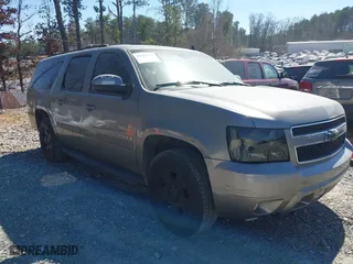 2007 Chevrolet Suburban LTZ with VIN 1GNFC16047J173546, listed as a IAAI auction lot 41653723 with 1 mi miles. Bid and sale history available at carsss.com. Image 1.