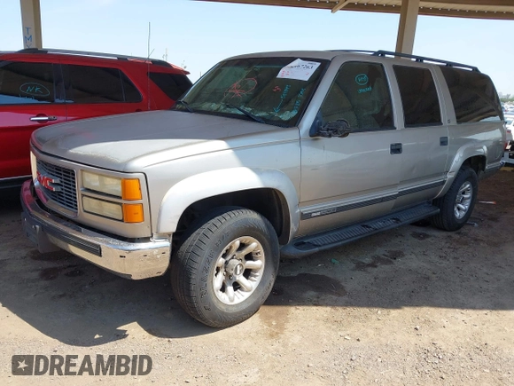 1999 GMC Suburban with VIN 3GKFK16R8XG501843, listed as a IAAI auction lot 42467263 with Not provided miles and . Bid and sale history available at DreamBid. Image 2.