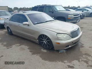 2001 Mercedes-Benz S with VIN WDBNG70J31A161620, listed as a IAAI auction lot 41530784 with 134,673 mi miles. Bid and sale history available at carsss.com. Image 1.