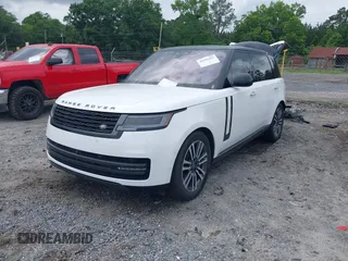 2023 Land Rover Range Rover SE z VIN SALKPBE75PA046989, wystawiony jako IAAI lot #42291562 z przebiegiem 42 292 mil mil oraz . Historia ofert i sprzedaży dostępna na DreamBid. Obrazek 2.