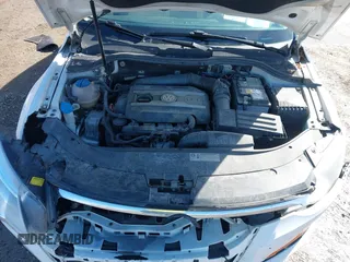 2010 Volkswagen CC Lux with VIN WVWHN7AN3AE541037, listed as a IAAI auction lot 41687578 with 182,977 mi miles. Bid and sale history available at carsss.com. Image 10.