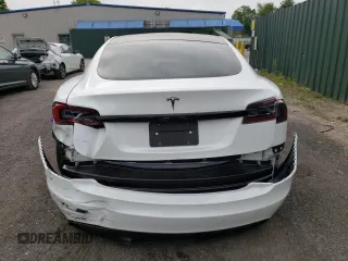 2021 Tesla Model S Long Range z VIN 5YJSA1E59MF438359, wystawiony jako Copart lot #57794325 z przebiegiem 31 651 mil mil oraz Szkoda całkowita • Salvage title. Historia ofert i sprzedaży dostępna na DreamBid. Obrazek 6.