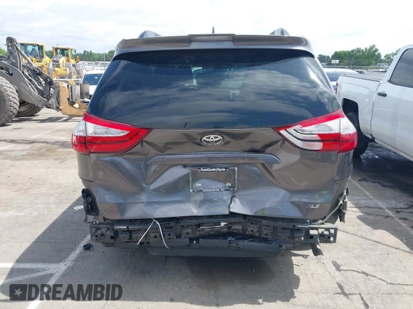 2018 Toyota Sienna XLE Auto Access Seat с VIN 5TDYZ3DC6JS939876, выставлен на аукционе IAAI как лот 42347926 с пробегом 81 086 миль миль и . История ставок и продаж доступна на DreamBid. Изображение 17.
