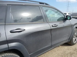 2022 Jeep Cherokee Trailhawk with VIN 1C4PJMBX4ND536592, listed as a IAAI auction lot 41792322 with 43,611 mi miles and . Bid and sale history available at DreamBid. Image 13.