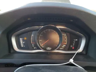 2017 Volvo V60 z VIN YV440MWK8H1023255, wystawiony jako Copart lot #84471084 z przebiegiem 91 507 mil mil oraz Szkoda całkowita • Salvage title. Historia ofert i sprzedaży dostępna na DreamBid. Obrazek 9.
