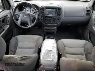 2004 Ford Escape XLS with VIN 1FMYU92184KA91008, listed as a Copart auction lot 80793134 with 159,429 mi miles and Salvage Title. Bid and sale history available at DreamBid. Image 8.