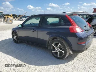 2013 Volvo C30 T5 z VIN YV1672MK9D2307541, wystawiony jako Copart lot #74385534 z przebiegiem 32 577 mil mil oraz Nie do naprawy. Historia ofert i sprzedaży dostępna na DreamBid. Obrazek 2.