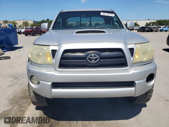 2005 Toyota Tacoma PreRunner z VIN 5TETU62N45Z115205, wystawiony jako Copart lot #60710715 z przebiegiem 184 529 mil mil oraz Czysty tytuł • Clean title. Historia ofert i sprzedaży dostępna na DreamBid. Obrazek 5.