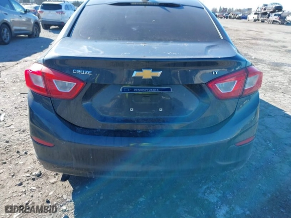 2018 Chevrolet Cruze LT with VIN 1G1BE5SM7J7115039, listed as a IAAI auction lot 41300021 with NaN miles. Bid and sale history available at carsss.com. Image 16.