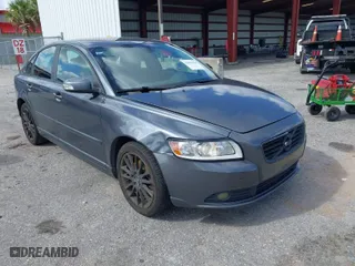 2011 Volvo S40 with VIN YV1672MS1B2545185, listed as a IAAI auction lot 41960918 with 191,791 mi miles. Bid and sale history available at carsss.com. Image 6.