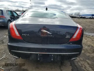 2017 Jaguar XJ with VIN SAJWJ2GD8H8W07547, listed as a Copart auction lot 47433375 with 40,258 mi miles and Clean Title. Bid and sale history available at carsss.com. Image 6.
