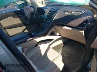 2016 Lincoln MKX Reserve with VIN 2LMTJ6LR7GBL90370, listed as a IAAI auction lot 41578776 with Not Provided miles and . Bid and sale history available at DreamBid. Image 5.