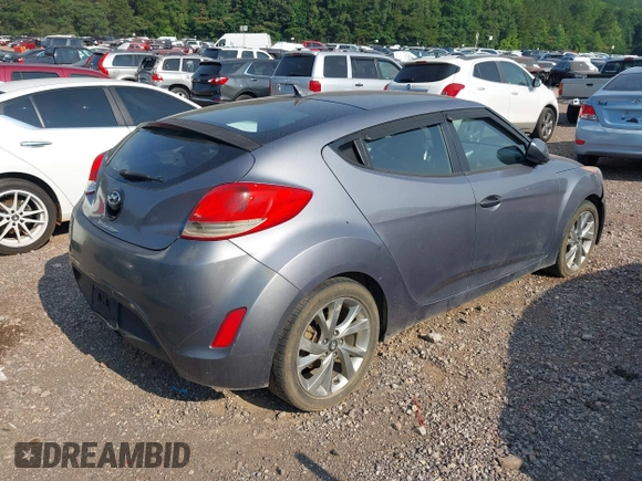 2016 Hyundai Veloster z VIN KMHTC6AD8GU277003, wystawiony jako IAAI lot #42375395 z przebiegiem 166 583 mil mil oraz . Historia ofert i sprzedaży dostępna na DreamBid. Obrazek 4.