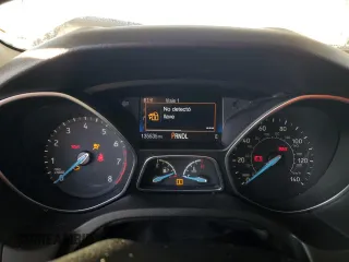 2016 Ford Focus SE с VIN 1FADP3F23GL348493, выставлен на аукционе Copart как лот 50792195 с пробегом 135 535 миль миль и Списание • Salvage title. История ставок и продаж доступна на DreamBid. Изображение 9.
