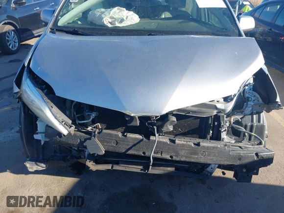 2018 Toyota Sienna XLE Auto Access Seat with VIN 5TDYZ3DCXJS922126, listed as a IAAI auction lot 41279511 with 116,145 mi miles. Bid and sale history available at carsss.com. Image 6.