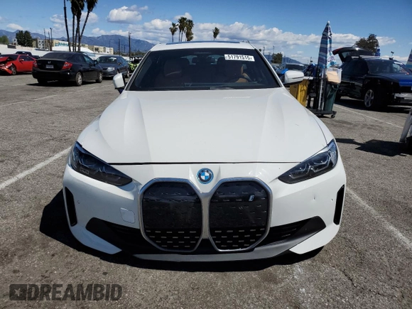 2023 BMW i4 eDrive40 z VIN WBY73AW05PFN75140, wystawiony jako Copart lot #51791515 z przebiegiem 28 426 mil mil oraz Szkody całkowita. Historia ofert i sprzedaży dostępna na DreamBid. Obrazek 5.