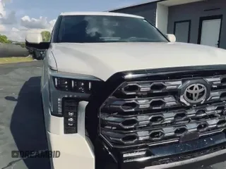 2024 Toyota Tundra Platinum z VIN 5TFNA5DB8RX199752, wystawiony jako Copart lot #86179985 z przebiegiem 18 001 mil mil oraz Szkoda całkowita • Salvage title. Historia ofert i sprzedaży dostępna na DreamBid. Obrazek 11.