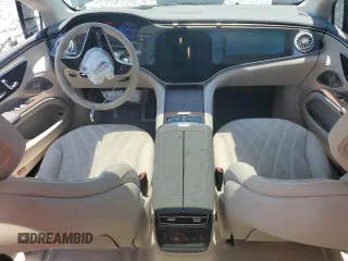 2022 Mercedes-Benz EQS 580 z VIN W1KCG4EB1NA021781, wystawiony jako Copart lot #53314125 z przebiegiem 22 867 mil mil oraz Nie do naprawy. Historia ofert i sprzedaży dostępna na DreamBid. Obrazek 8.