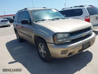 2004 Chevrolet TrailBlazer LS with VIN 1GNDT13S842332717, listed as a IAAI auction lot 41970692 with 261,212 mi miles. Bid and sale history available at carsss.com. Image 1.